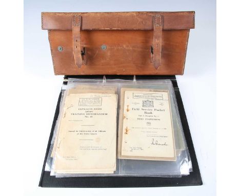 A Second World War period British leather .303 ammunition case, the lid embossed 'Cans 303 M.G, B.H &amp; G 10' and dated 194