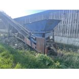 Sand Grader Twin cylinder Lister engine, belt in good condition, engine in good condition,