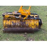 Digger hedge cutter head. Stored near Goring Heath, Reading. No VAT on this lot.