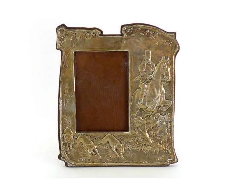 Hunting interest:-An Edwardian silver-fronted novelty photograph frame by Levi & Salaman, Birmingham, 1905, decorated in reli