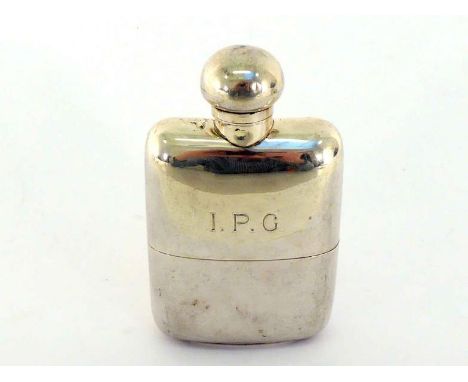 An Edwardian silver spirits flask by the Goldsmiths & Silversmiths Company Ltd., London, 1904, initialled to front "I.P.G", p