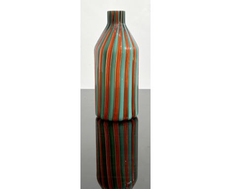 Bianconi, Fulvio (1915 Padua - Mailand 1996) Vase. Glas. "A Canne"-Dekor aus eingeschmolzenen, vertikalen, roten und grünen S