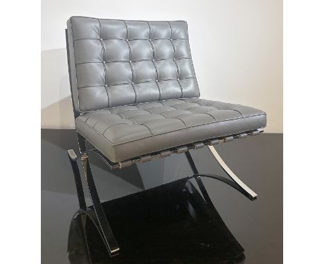 Rohe, Ludwig Mies van der (1886 Aachen - Chigao 1969) Lounge-Chair "Barcelona", Relax-Edition. Rahmen Flachfederstahl, hochgl