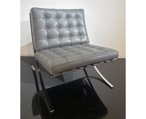 Rohe, Ludwig Mies van der (1886 Aachen - Chigao 1969) Lounge-Chair "Barcelona", Relax-Edition. Rahmen Flachfederstahl, hochgl