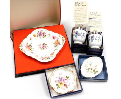 A Royal Crown Derby porcelain Derby Posies pattern twin handled dish, further small box, Wedgwood Wild Strawberry pattern ova