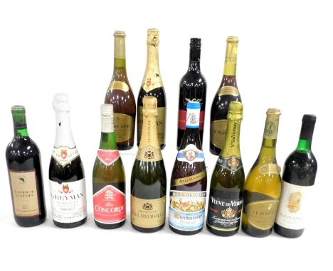 Champagne and sparkling wines, further wines, etc., including Le Piat D'or, Bardolino wine,  D' Hurville champagne, Greyman v