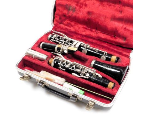 A Bundy Resonite clarinet, Mazzeo model, cased.