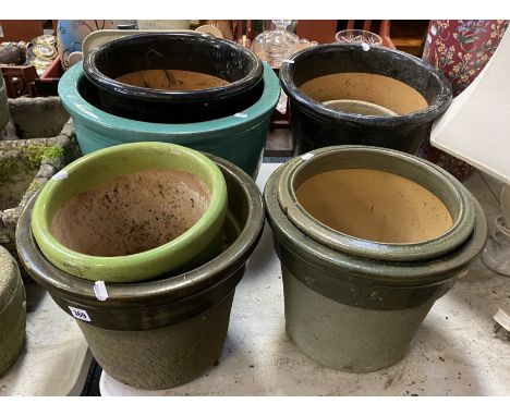 COLLECTION OF CERAMIC POTS