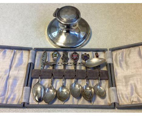 A silver inkwell together with a boxed set of plated spoons. Est. £20 - £30. 