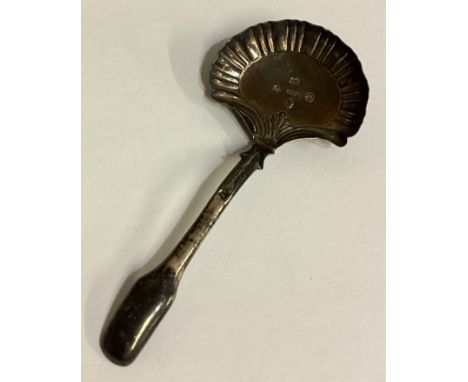 A Georgian silver caddy spoon. Birmingham 1819. By Lea &amp; Clark. Approx. 7 grams. Est. £30 - £40.