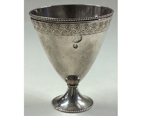 A Turkish silver egg cup. Approx. 45 grams. Est. £40 - £60.