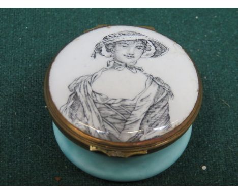 DECORATIVE ENAMELLED CIRCULAR BILSTON PILL BOX WITH ENAMEL 