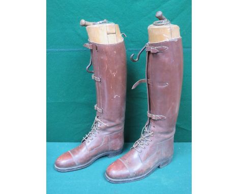 PAIR OF VINTAGE BROWN LEATHER HUNTING/RIDING BOOTS 