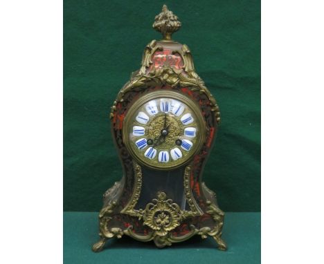 ORMOLU MOUNTED BOULLE WORK FRENCH STYLE MANTEL CLOCK, APPROXIMATELY 36cm HIGH 