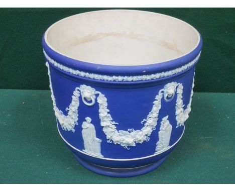 LARGE BLUE AND WHITE WEDGWOOD JASPERWARE CERAMIC PLANTER, APPROXIMATELY 23cm HIGH 