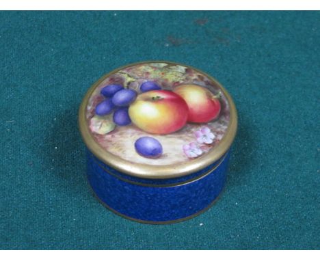 ROYAL WORCESTER HANDPAINTED AND GILDED FRUIT DECORATED CERAMIC PILL BOX, SIGNED W BEE, No2781
