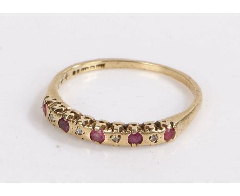 9 carat gold and ruby ring, ring size O gross weight 1.3 grams&nbsp;