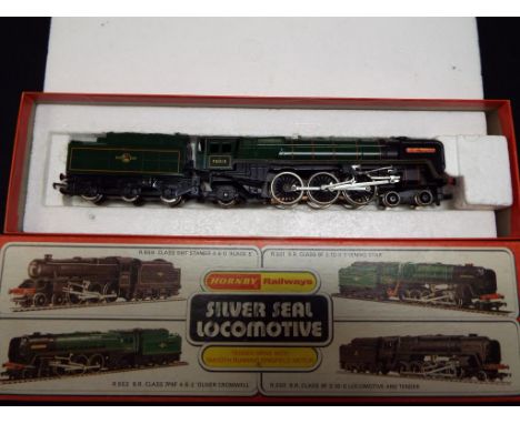Model railways - Hornby Silver Seal locomotive - OO gauge locomotive Oliver Cromwell op no 70013, class 7P6F  BR, appears nea