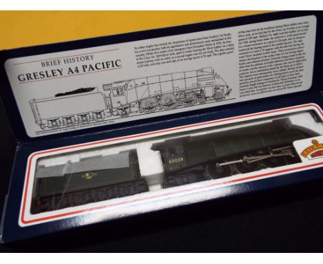 Model railways - Bachmann OO gauge Gresley A4 4-6-2 locomotive 'Union of South Africa' op no 60009, # 31-951, appears mint in