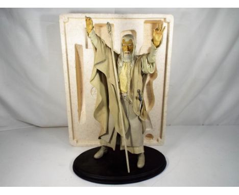 Lord of the Rings - Gandalf the White limited edition sculpture by Harry numbered 394 of 3000 in excellent condition measurin