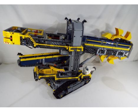 Lego Technic - 12-16 Bucket Wheel Excavator # 42055 fully constructed, motorised conveyor belts, motorised forawards and back