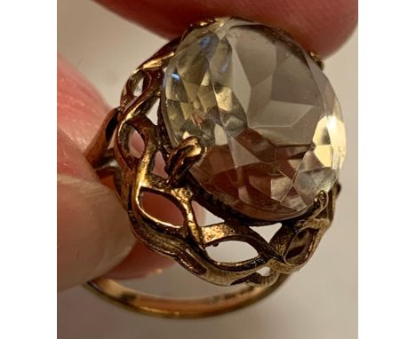 9ct GOLD RING SET WITH CITRINE STONE, SIZE O, WEIGHT APPROXIMATELY 5g

 