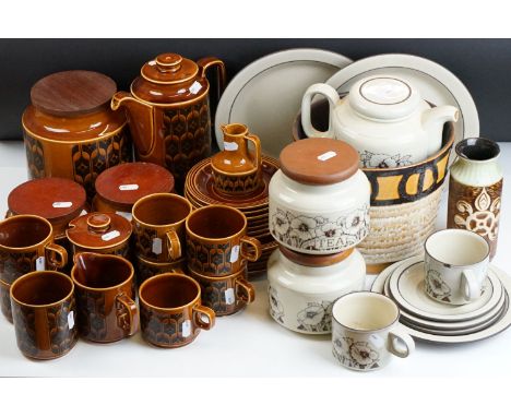 Hornsea ' Heirloom ' pattern ceramics comprising a part coffee set (coffee pot &amp; cover, 7 coffee cups, 7 saucers, 6 tea p