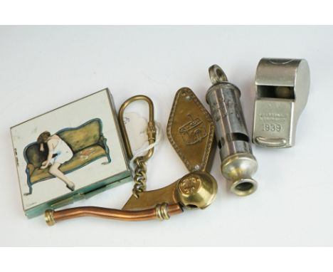 A small group of collectables to include a bosuns whistle, powder compact, City Whistle...etc.. 