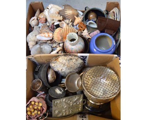 A quantity of metalware and plated ware to include a hunting horn and a plated trophy rose bowl, 'Presidents Trophy Presented