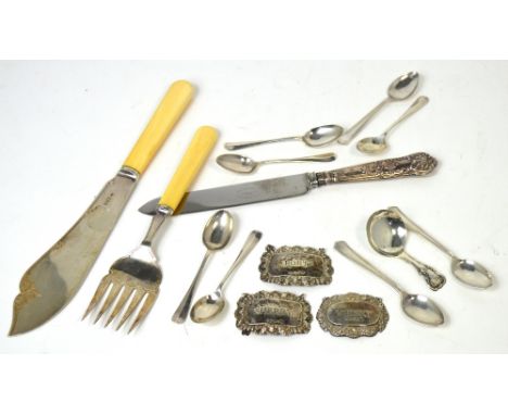 A pair of George V hallmarked silver-bladed fish servers with ivorine handles, Sheffield 1917, a Georgian hallmarked silver c