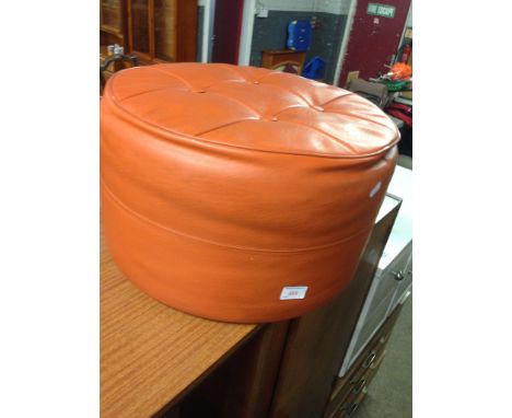 A REXENE POUFFE