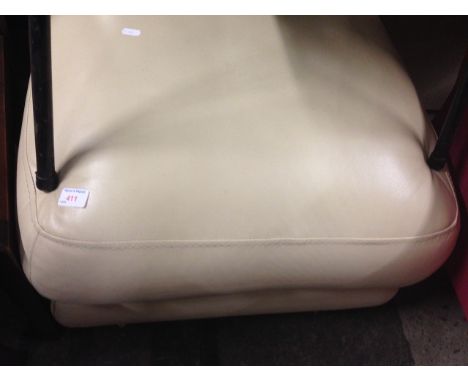 CREAM LEATHER POUFFE