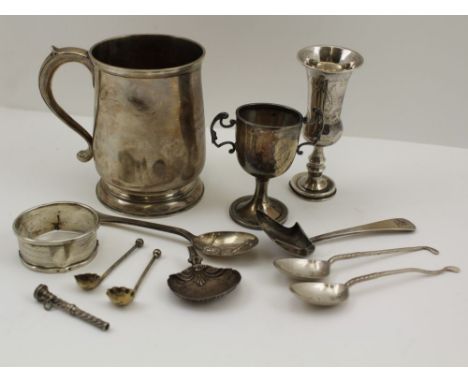 A QUANTITY OF MISCELLANEOUS HALLMARKED SILVER to include; a presentation tankard, napkin ring, condiment spoons etc. mixed ha