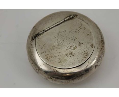 CHARLES S. GREEN &amp; CO. LTD A GEORGIAN DESIGN SILVER SNUFF BOX, of circular form with squeeze action, engraved lid, Birmin