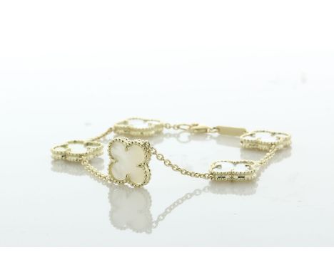 9ct yellow gold and mother-of-pearl bracelet. Five mother-of-pearl Alhambra charms, link chain. Bracelet length 7 1/2 inch. I