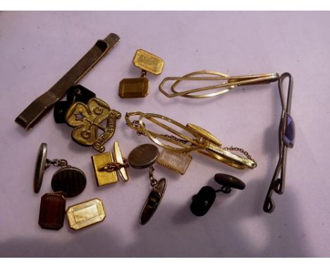 Mixed cufflinks and tie pins, including rolled gold examples. UK P&amp;P Group 1 (£16+VAT for the first lot and £2+VAT for su