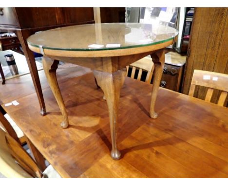 Glass top coffee table, D: 58 cm. Not available for in-house P&amp;P 