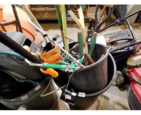 Mixed garden tools and accessories (bin not included). Not available for in-house P&amp;P 