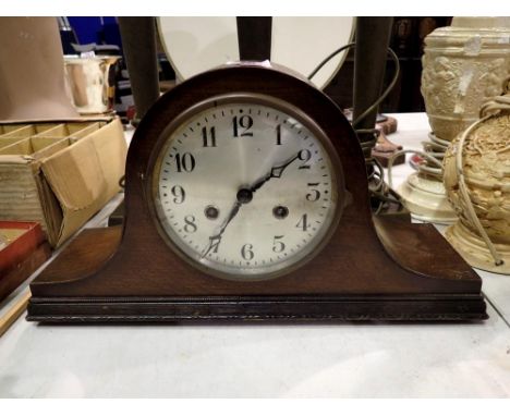 Oak cased chiming mantle clock with key. Not available for in-house P&amp;P 