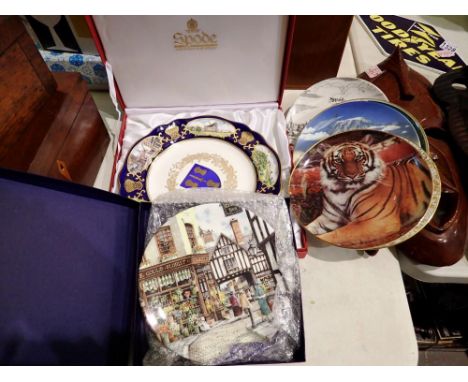 Mixed collectors plates including Spode and Royal Worcester. Not available for in-house P&amp;P 