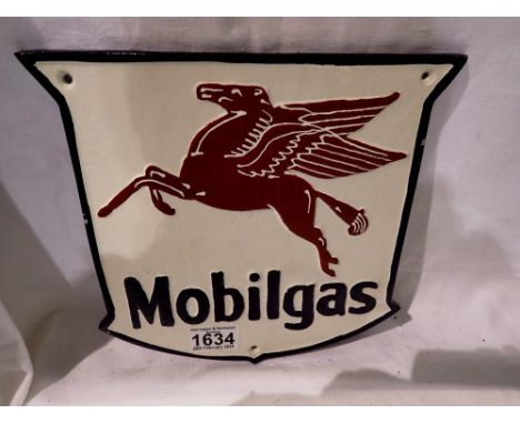 Cast iron Mobilgas sign, W: 20 cm. UK P&amp;P Group 1 (£16+VAT for the first lot and £2+VAT for subsequent lots) 