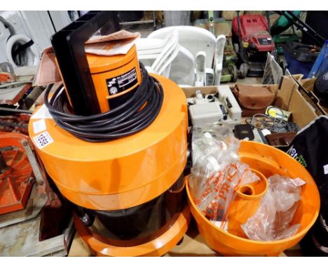 Vax cleaner. All electrical items in this lot have been PAT tested for safety and have passed. This does not confirm that the