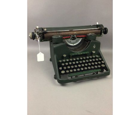 VINTAGE BAR-LOCK TYPEWRITER