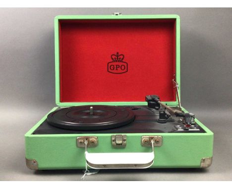 GPO ATTACHE CASE RECORD PLAYER,along with a portable projector (2)