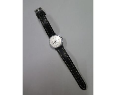 A vintage Breitling stainless steel manual wind chronometer wristwatch, 32mm case, number 1007 to back, some minor usage mark