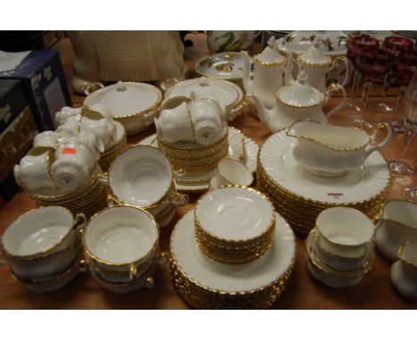 A Richmond twelve place setting dinner and tea service