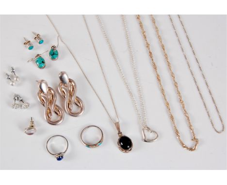 A quantity of mixed jewellery to include two pair of turquoise earrings, a black agate pendant, a blue cabochon 'star' ring, 