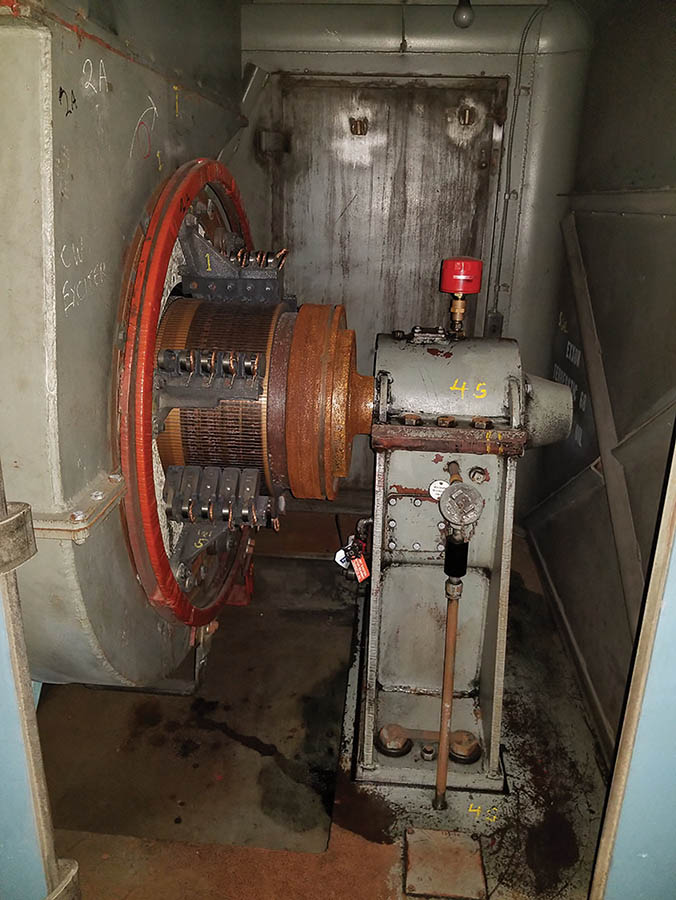 2 EXCITER MOTOR, GE DIRECT CURRENT GENERATOR, S/N 2020670520, 500 KW, 900 RPM, TYPE MPC, 1333 A