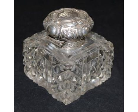 A late Victorian silver mounted cut glass inkwell, 3.5in.