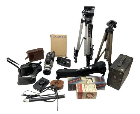 Canon Auto Zoom 814 electronic cine cam, together with Agfar Isolette folding camera, Leica manual, Revue tripod and other ca